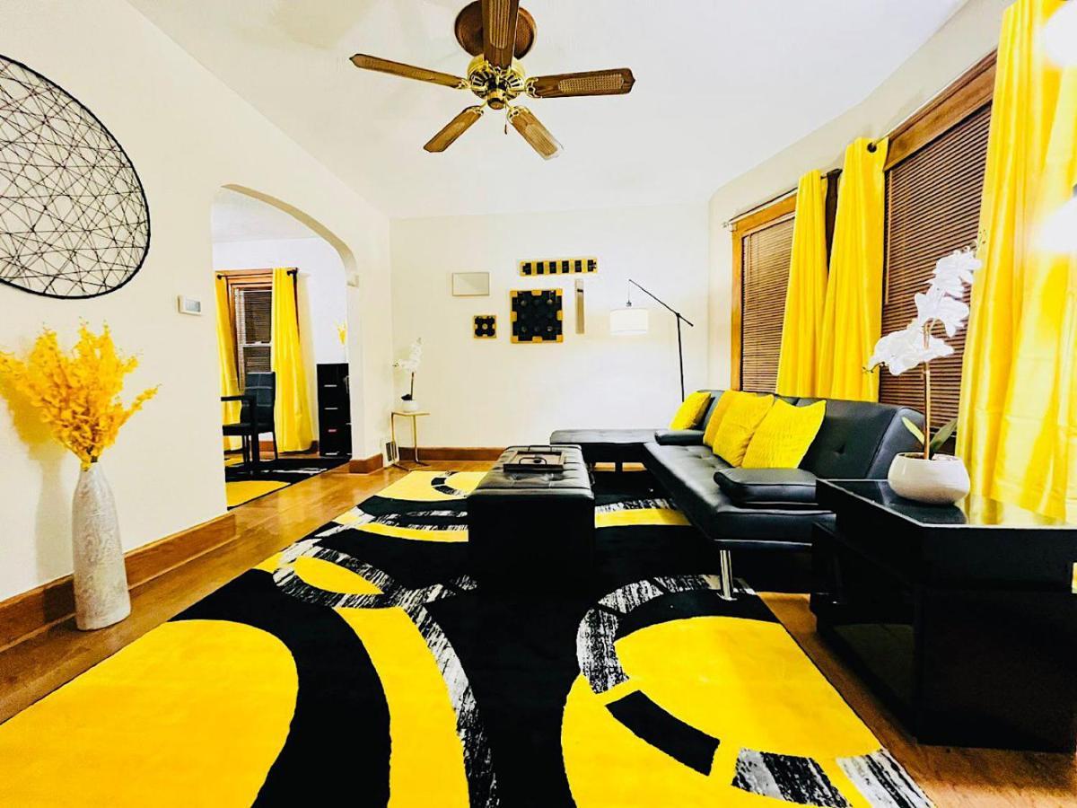 The Amber Retreat - Brooklyn Centre Comfort - Charming Space For Families, Couples & Business Travelers Near Downtown - With 300Mb Wifi, Parking & Self Check-In Cleveland Dış mekan fotoğraf