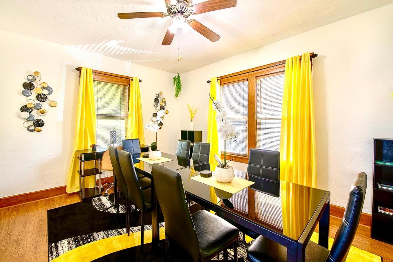 The Amber Retreat - Brooklyn Centre Comfort - Charming Space For Families, Couples & Business Travelers Near Downtown - With 300Mb Wifi, Parking & Self Check-In Cleveland Dış mekan fotoğraf