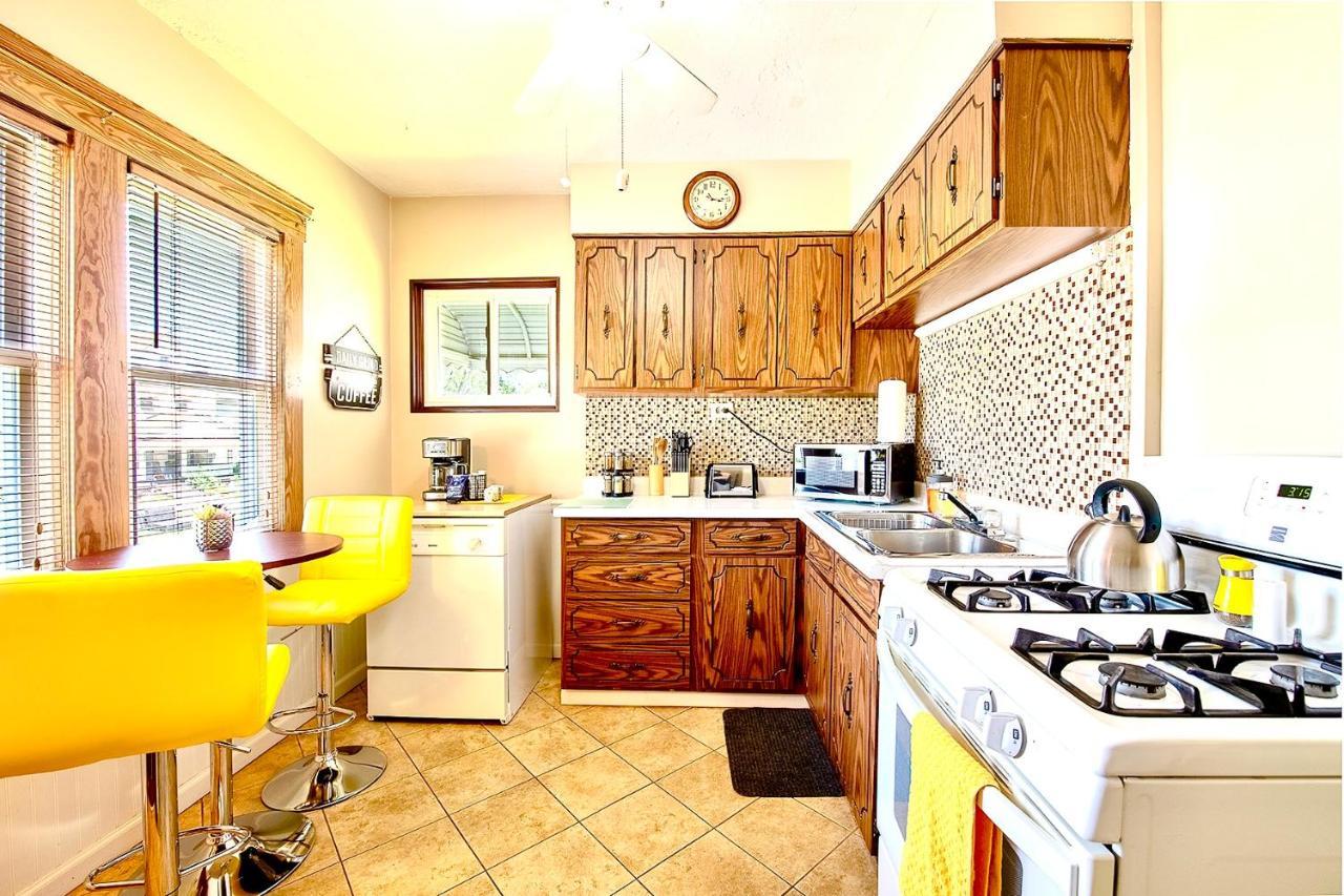 The Amber Retreat - Brooklyn Centre Comfort - Charming Space For Families, Couples & Business Travelers Near Downtown - With 300Mb Wifi, Parking & Self Check-In Cleveland Dış mekan fotoğraf