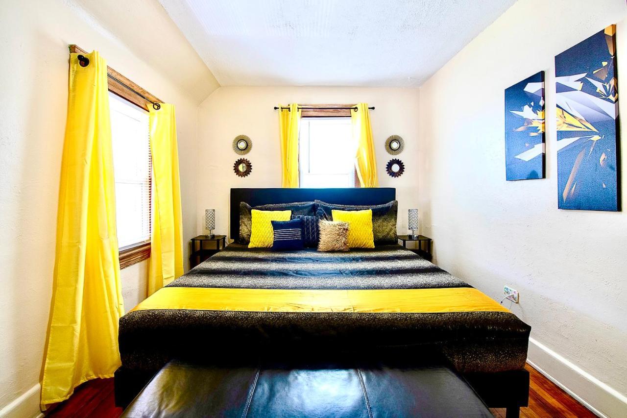 The Amber Retreat - Brooklyn Centre Comfort - Charming Space For Families, Couples & Business Travelers Near Downtown - With 300Mb Wifi, Parking & Self Check-In Cleveland Dış mekan fotoğraf
