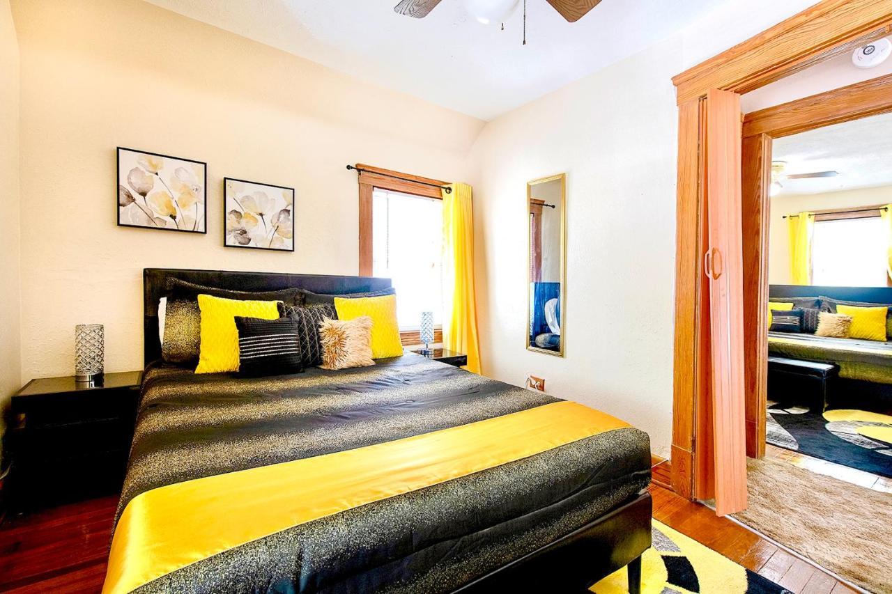 The Amber Retreat - Brooklyn Centre Comfort - Charming Space For Families, Couples & Business Travelers Near Downtown - With 300Mb Wifi, Parking & Self Check-In Cleveland Dış mekan fotoğraf