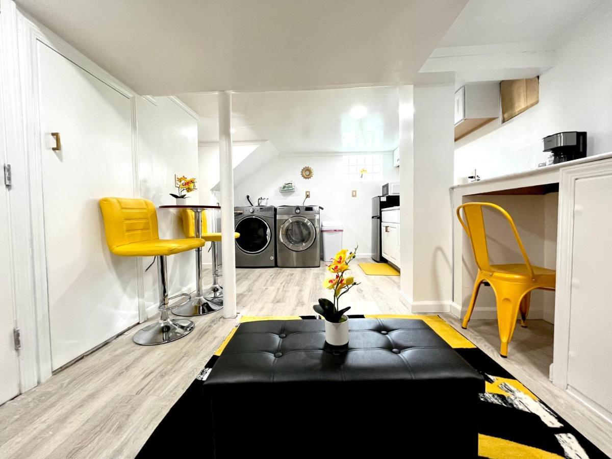The Amber Retreat - Brooklyn Centre Comfort - Charming Space For Families, Couples & Business Travelers Near Downtown - With 300Mb Wifi, Parking & Self Check-In Cleveland Dış mekan fotoğraf