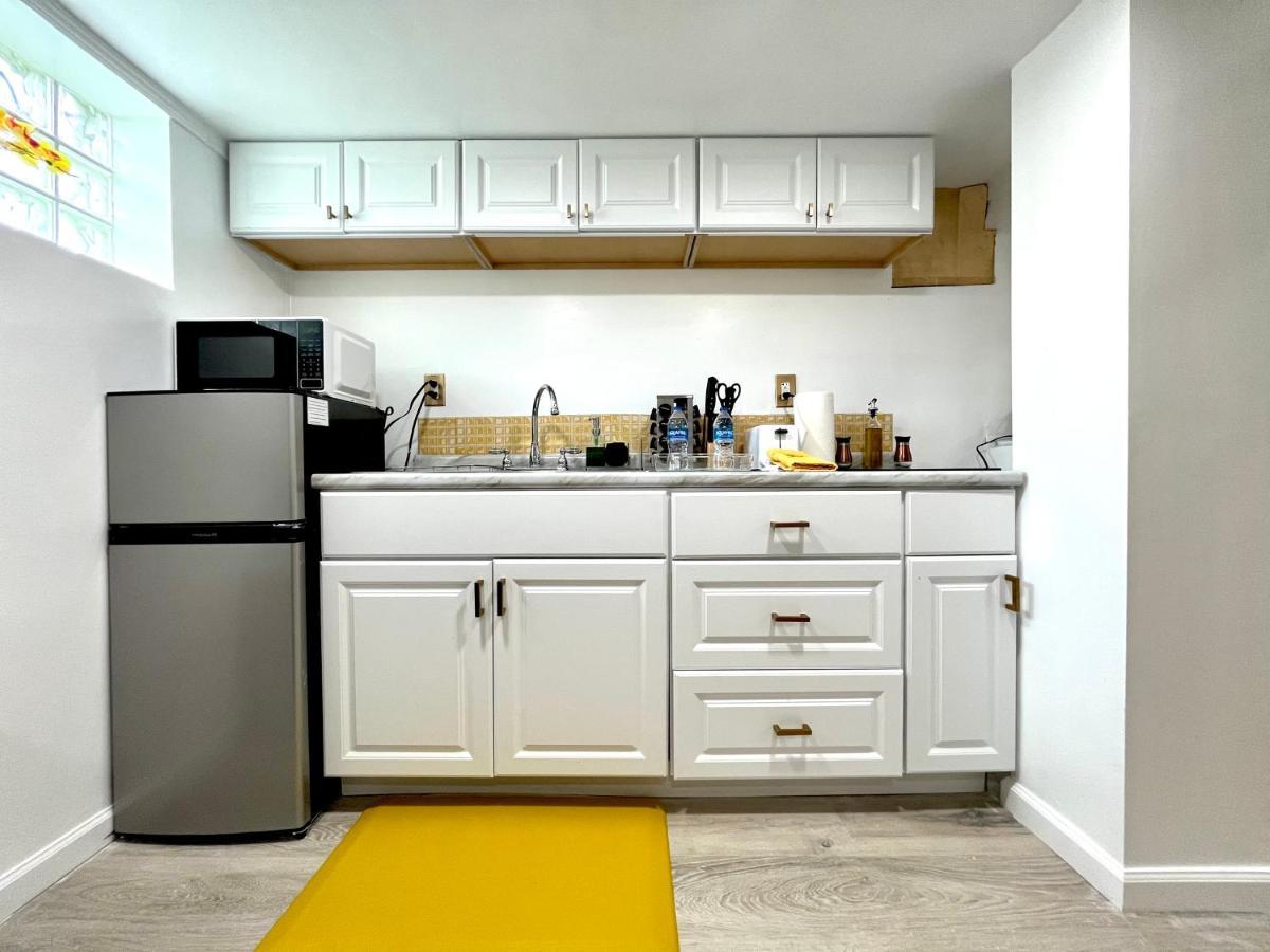 The Amber Retreat - Brooklyn Centre Comfort - Charming Space For Families, Couples & Business Travelers Near Downtown - With 300Mb Wifi, Parking & Self Check-In Cleveland Dış mekan fotoğraf